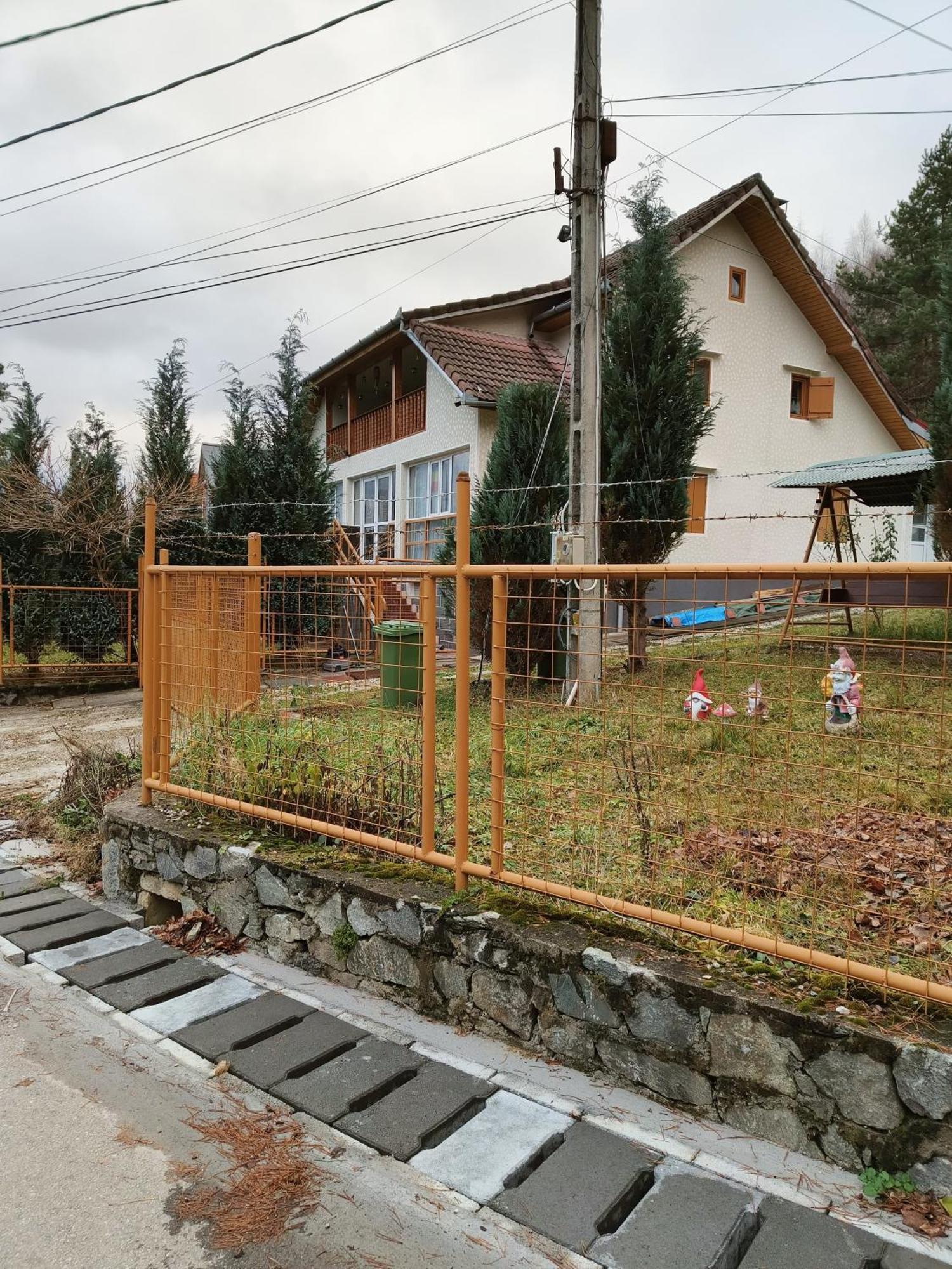 Casa Dintre Meri Poiana Marului  Luaran gambar