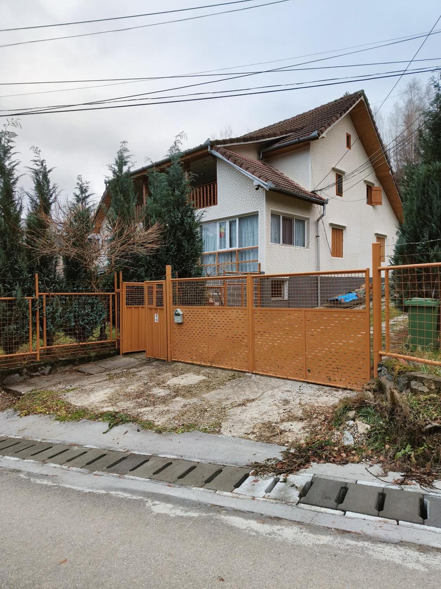 Casa Dintre Meri Poiana Marului  Luaran gambar