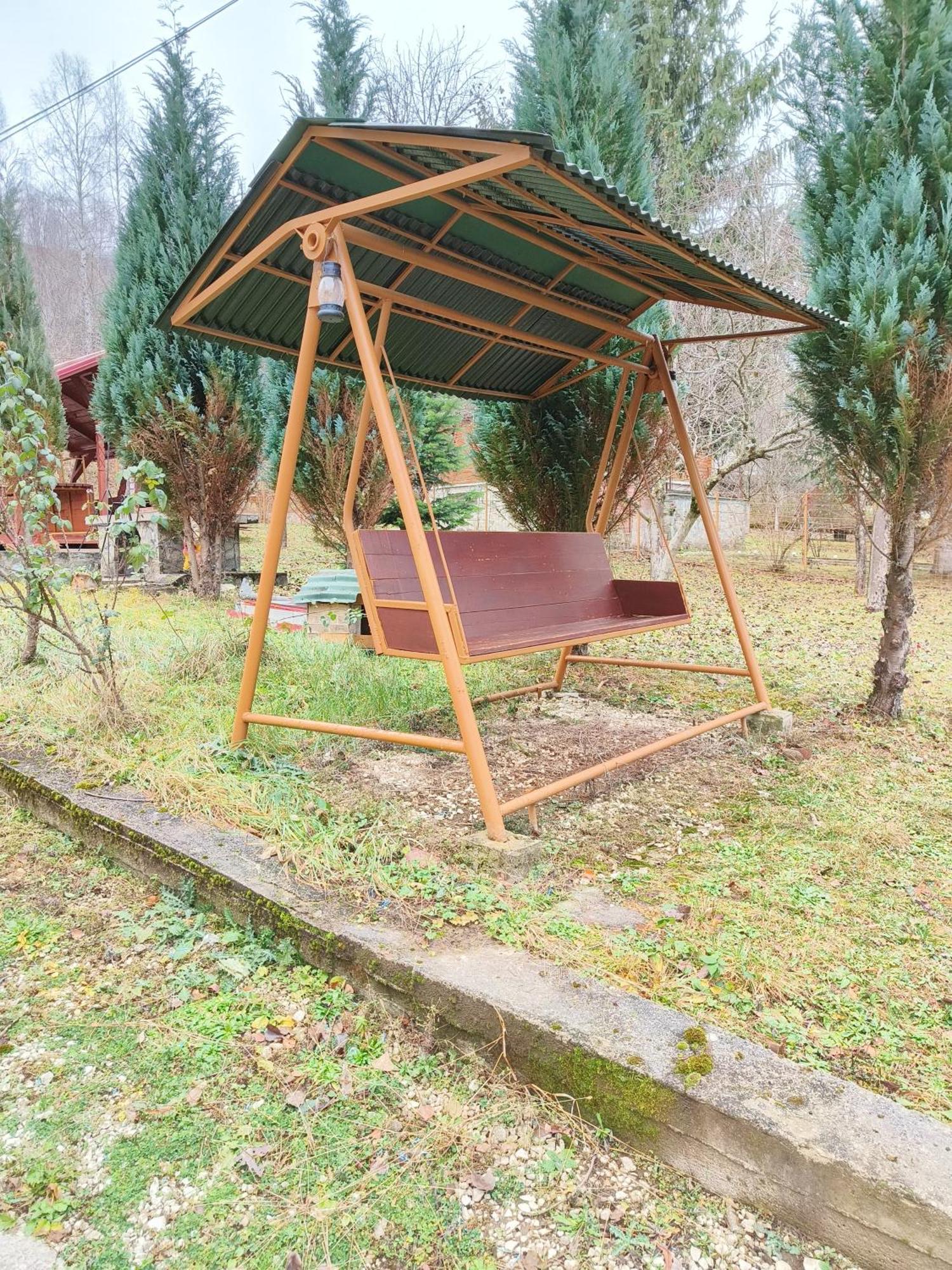 Casa Dintre Meri Poiana Marului  Luaran gambar