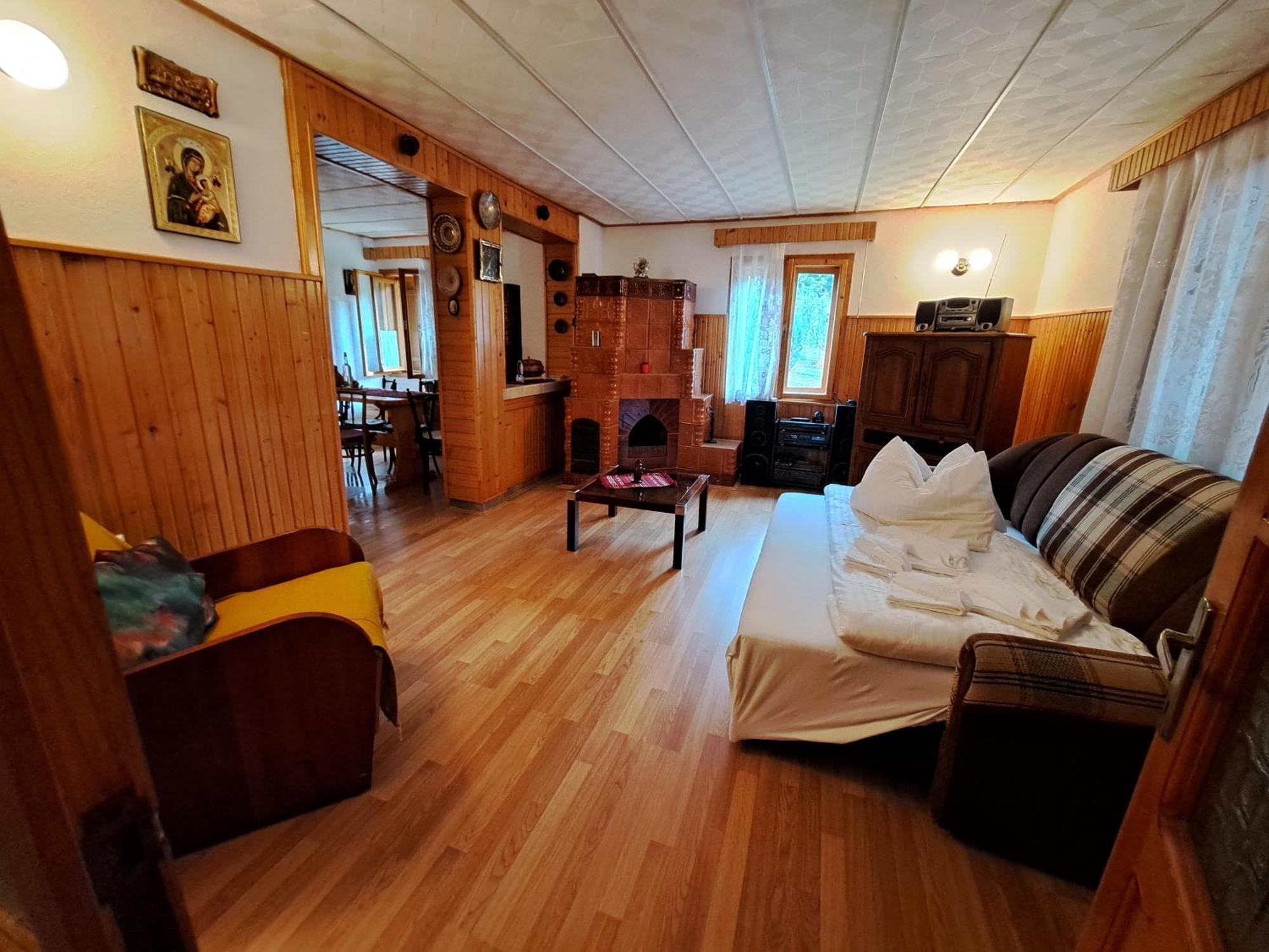 Casa Dintre Meri Poiana Marului  Luaran gambar